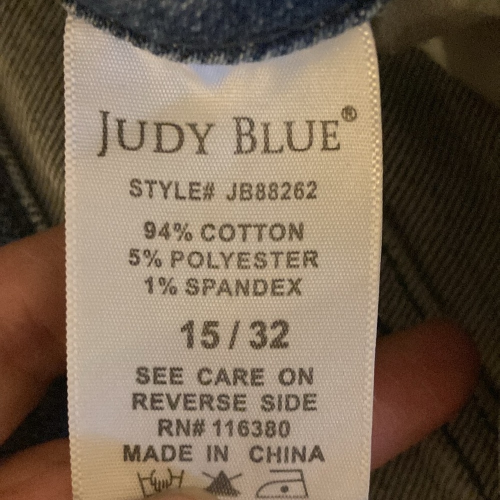 Judy Blue Relaxed Fit Jeans - Picture 10 of 11